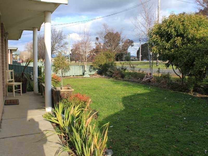 106 Albury Street, Tumbarumba NSW 2653
