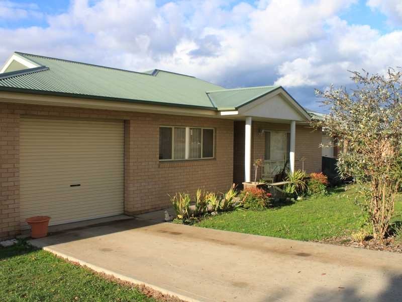 106 Albury Street, Tumbarumba NSW 2653