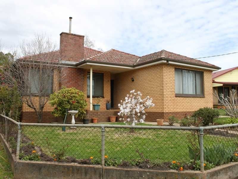 43 Albury Street, Tumbarumba NSW 2653