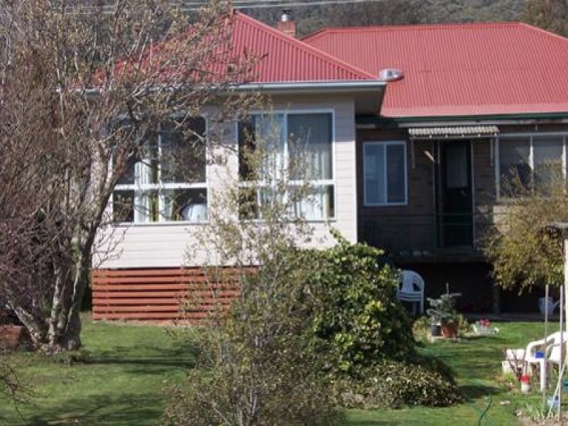 35 King Street, Tumbarumba NSW 2653