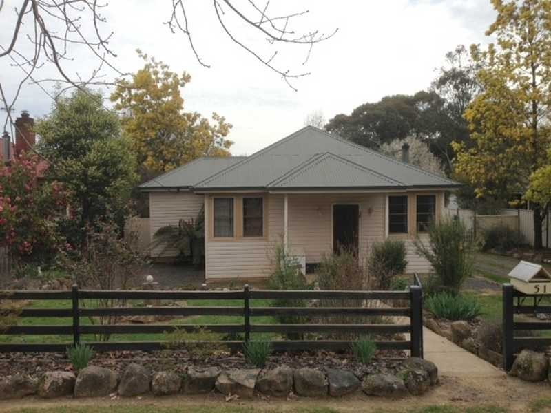 51 Gilbert Street, Tumbarumba NSW 2653