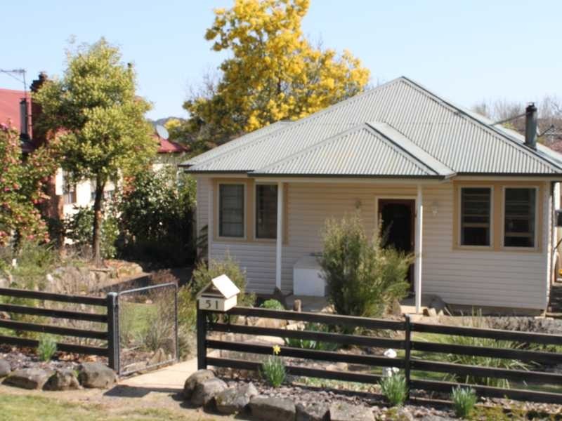 51 Gilbert Street, Tumbarumba NSW 2653
