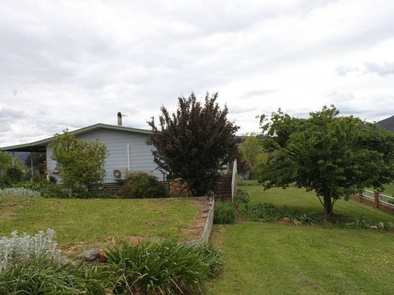 2 Townsend Street, Tumbarumba NSW 2653