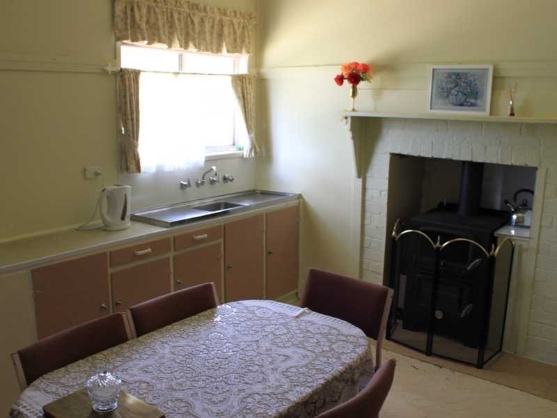 13 Regent Street, Tumbarumba NSW 2653