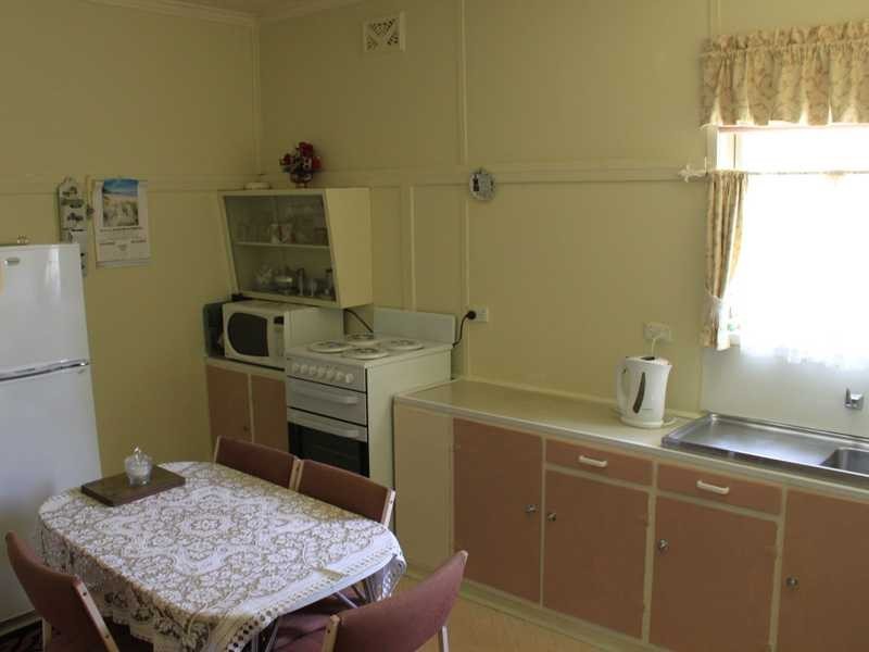 13 Regent Street, Tumbarumba NSW 2653