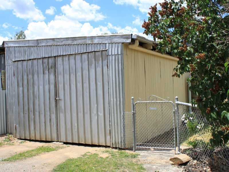 13 Regent Street, Tumbarumba NSW 2653