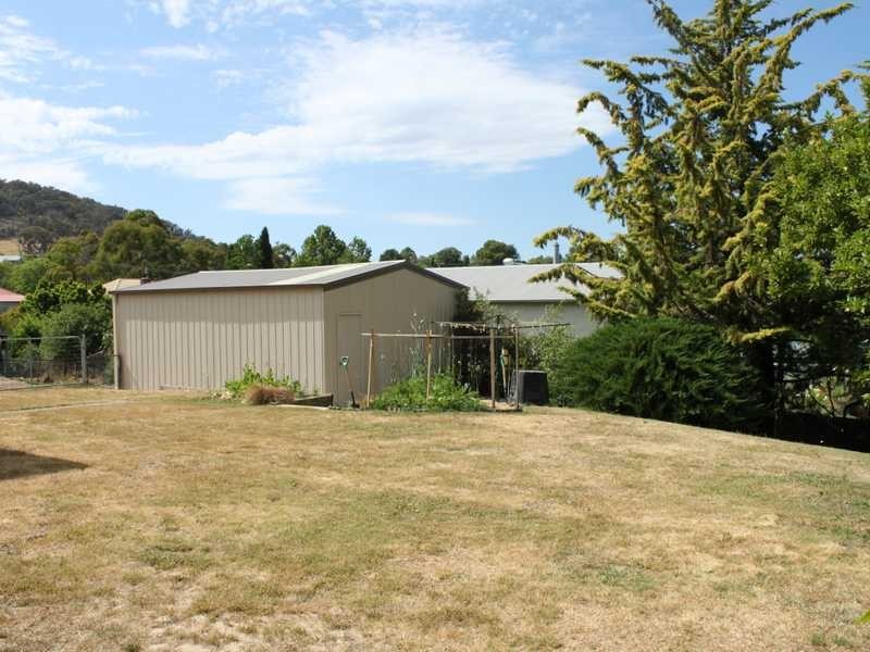 12 Regent Street, Tumbarumba NSW 2653