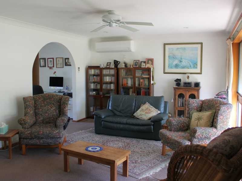 12 Regent Street, Tumbarumba NSW 2653