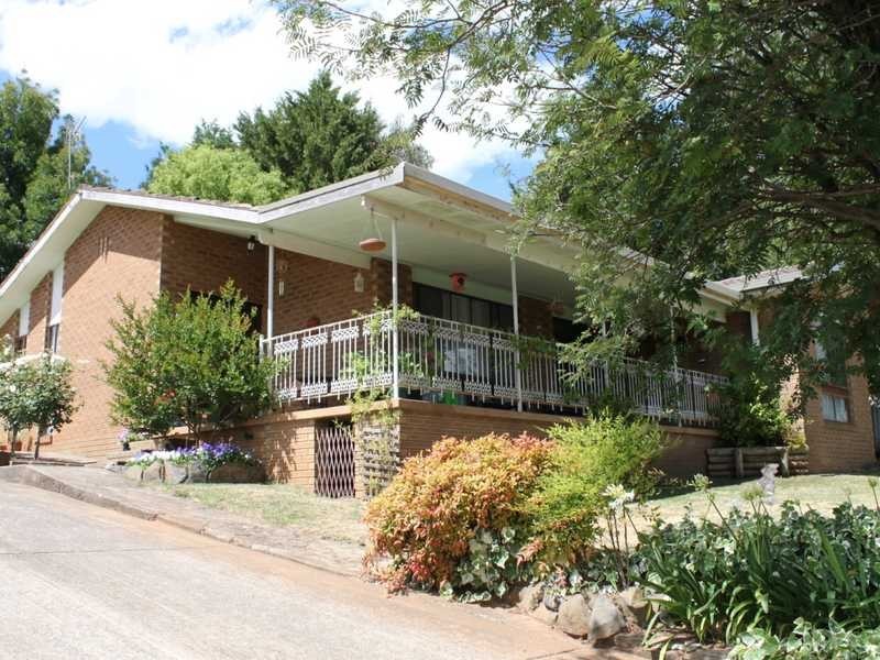 9 Lyne Street, Tumbarumba NSW 2653