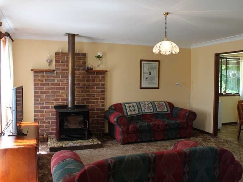 9 Lyne Street, Tumbarumba NSW 2653