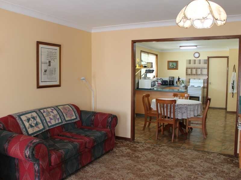 9 Lyne Street, Tumbarumba NSW 2653
