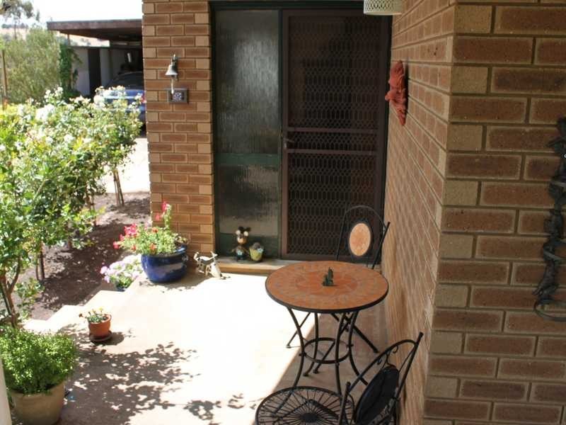 9 Lyne Street, Tumbarumba NSW 2653