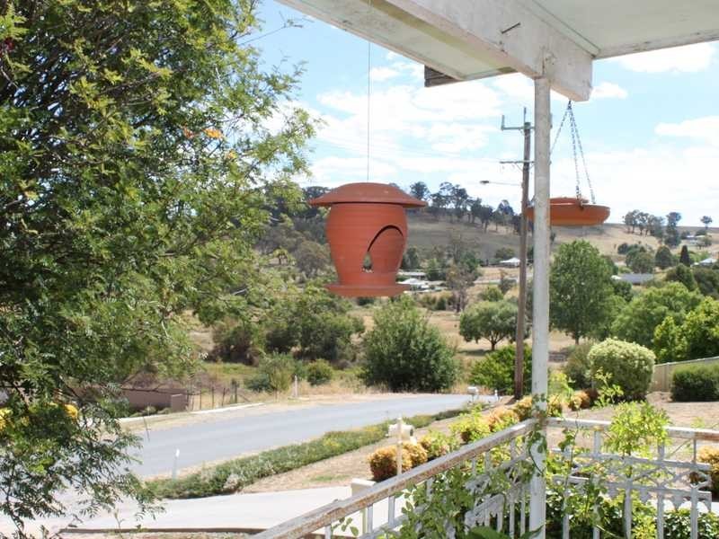 9 Lyne Street, Tumbarumba NSW 2653