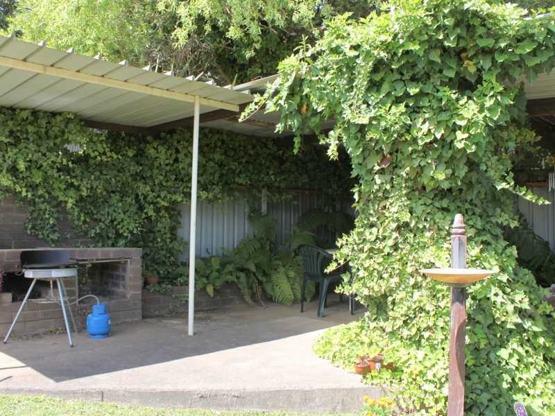 9 Lyne Street, Tumbarumba NSW 2653