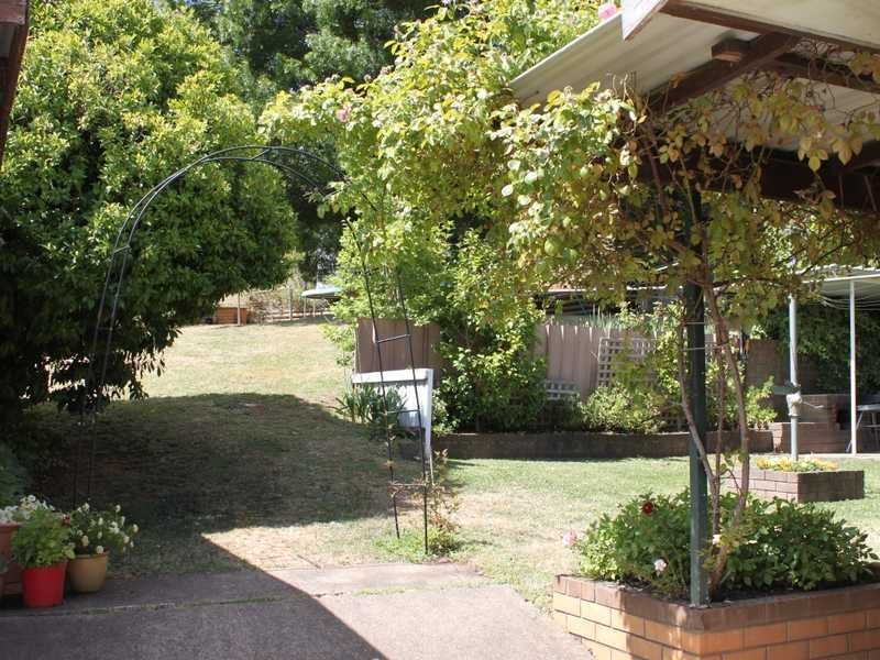 9 Lyne Street, Tumbarumba NSW 2653