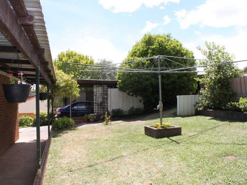 9 Lyne Street, Tumbarumba NSW 2653