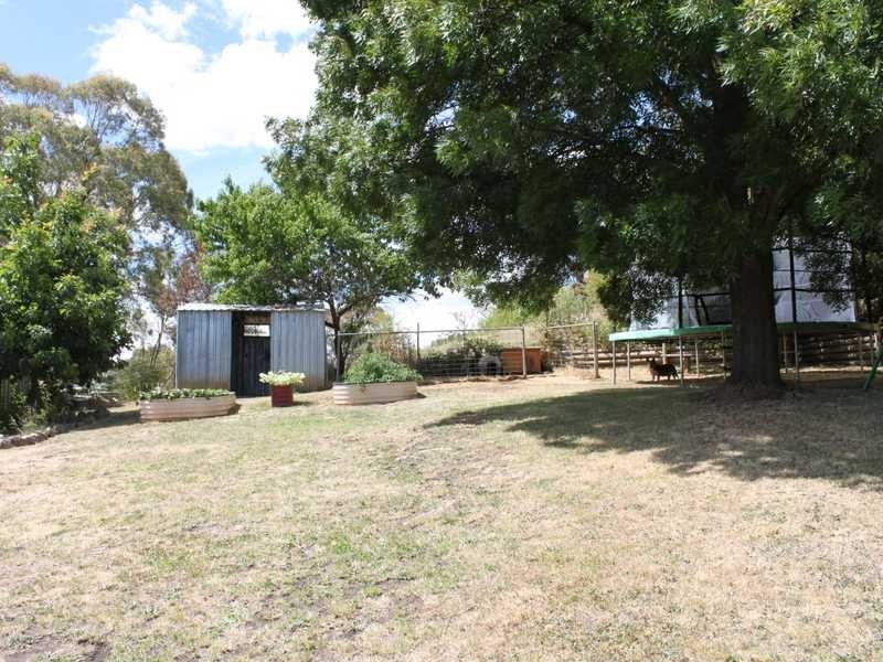 9 Lyne Street, Tumbarumba NSW 2653