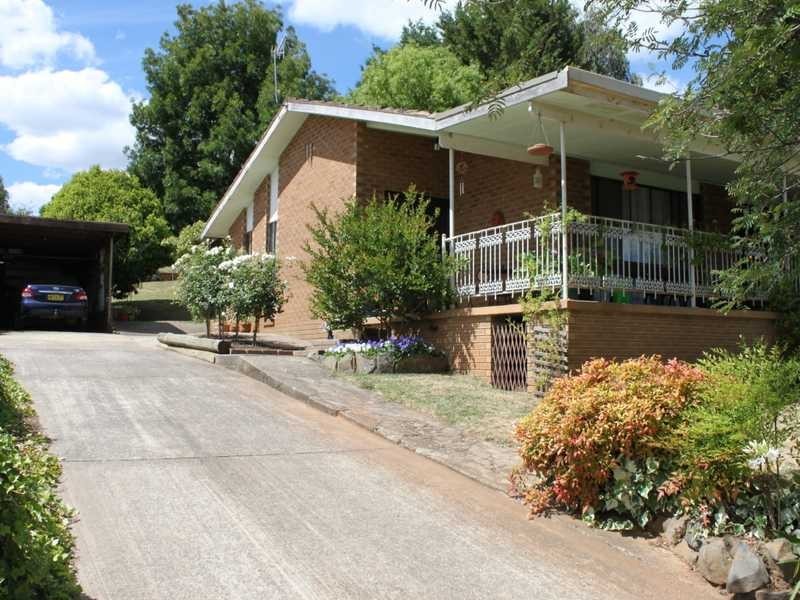 9 Lyne Street, Tumbarumba NSW 2653