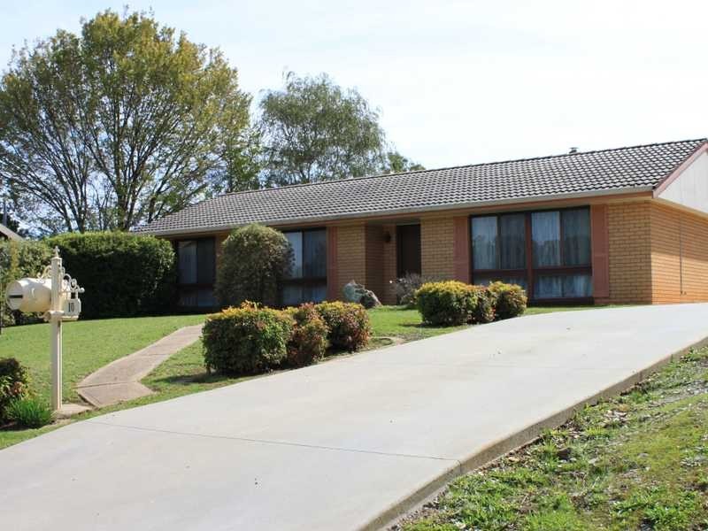 10 Lyne Street, Tumbarumba NSW 2653