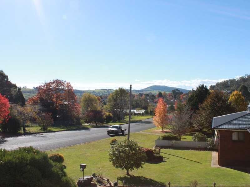 2 Gilbert Street, Tumbarumba NSW 2653