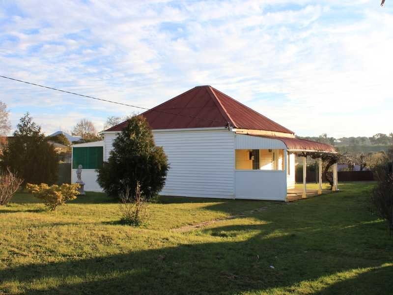 15 Gilbert Street, Tumbarumba NSW 2653