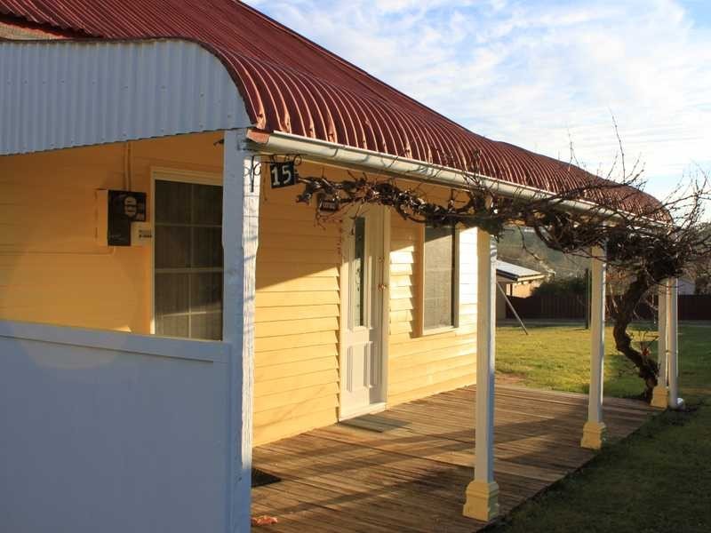 15 Gilbert Street, Tumbarumba NSW 2653