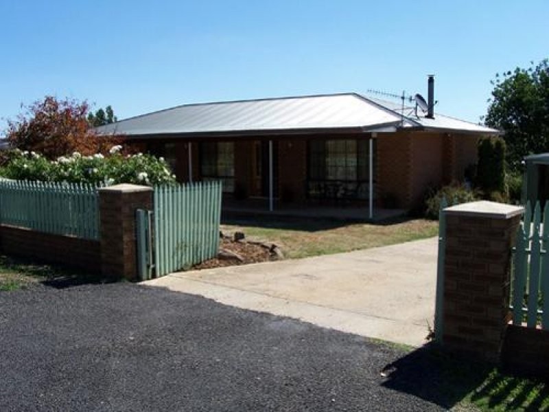11 Park Street, Tumbarumba NSW 2653