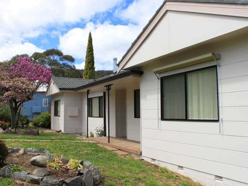 22 Regent Street, Tumbarumba NSW 2653