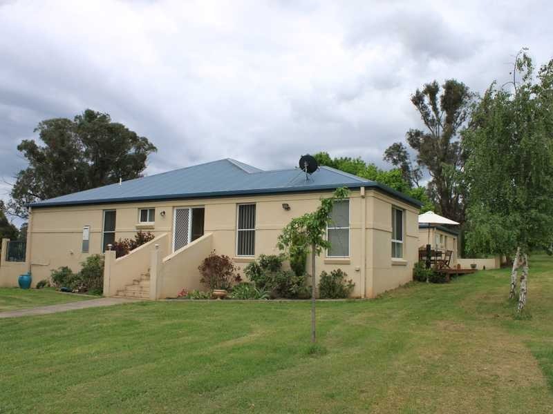 22 Emerson Street, Tumbarumba NSW 2653