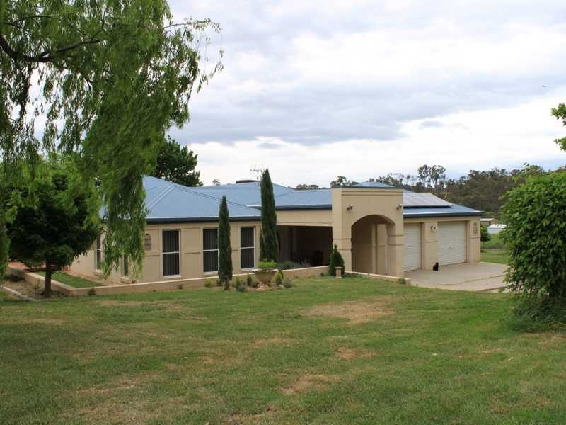 22 Emerson Street, Tumbarumba NSW 2653
