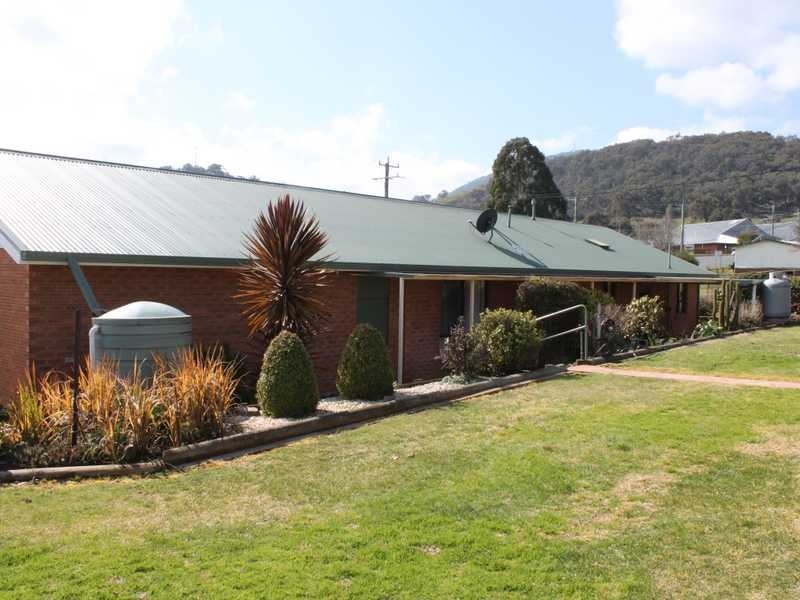 32 Fleet Street, Tumbarumba NSW 2653