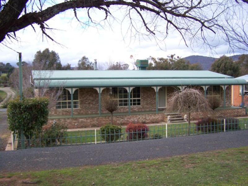 132 Albury Street, Tumbarumba NSW 2653