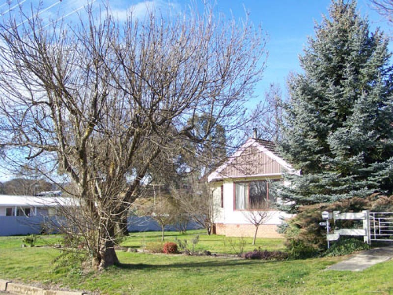 100 Winton Street, Tumbarumba NSW 2653