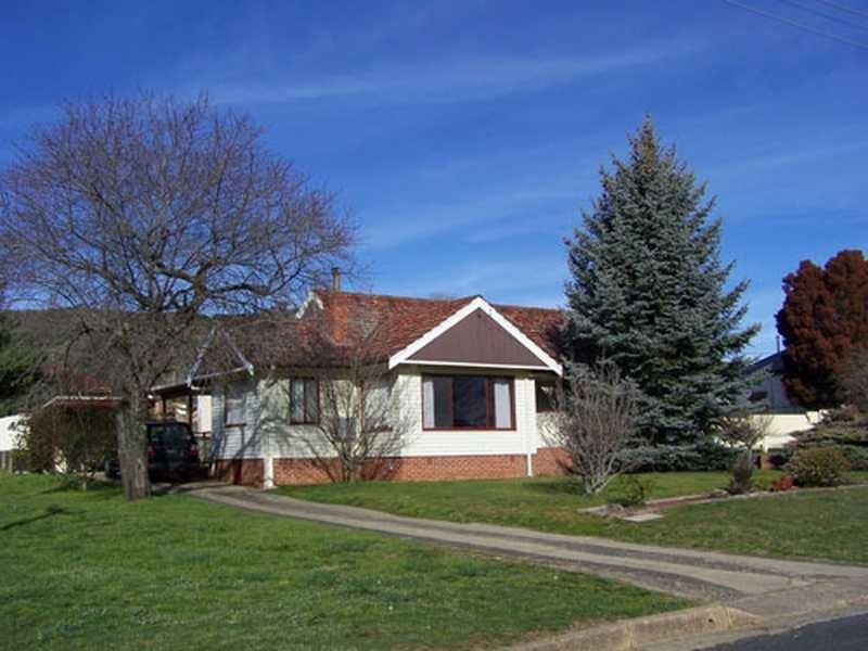 100 Winton Street, Tumbarumba NSW 2653