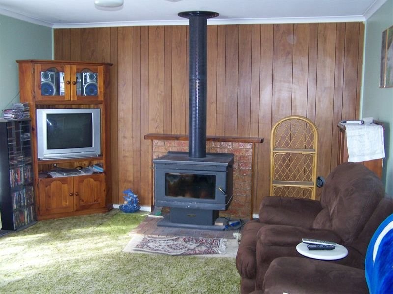 16 Clara Street, Tumbarumba NSW 2653