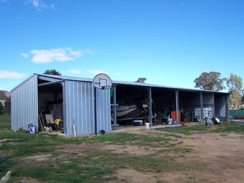 16 Clara Street, Tumbarumba NSW 2653