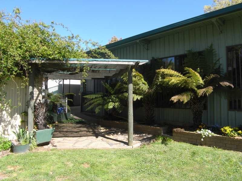 94 Albury Street, Tumbarumba NSW 2653