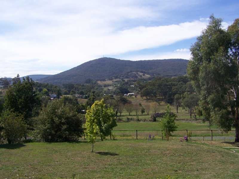 13 Bogong Street, Tumbarumba NSW 2653