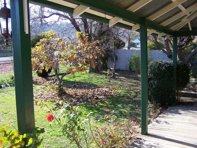 10 Regent Street, Tumbarumba NSW 2653