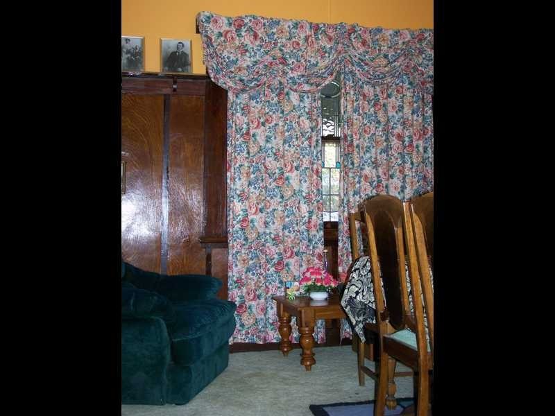 10 Regent Street, Tumbarumba NSW 2653