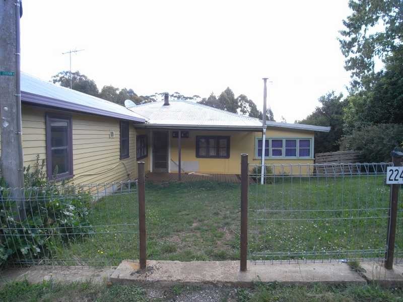 2241 Batlow Road, Laurel Hill NSW 2649
