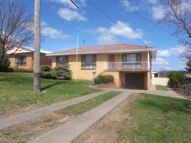 60 Clara Street, Tumbarumba NSW 2653