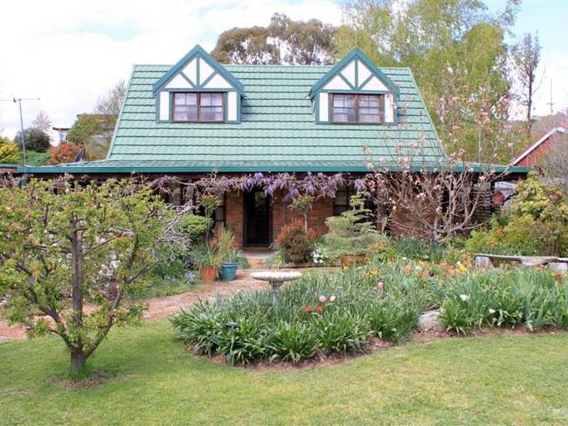 108 Winton Street, Tumbarumba NSW 2653
