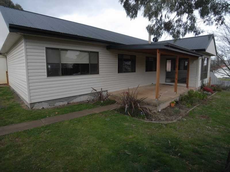 10 Mitchell Street, Tumbarumba NSW 2653