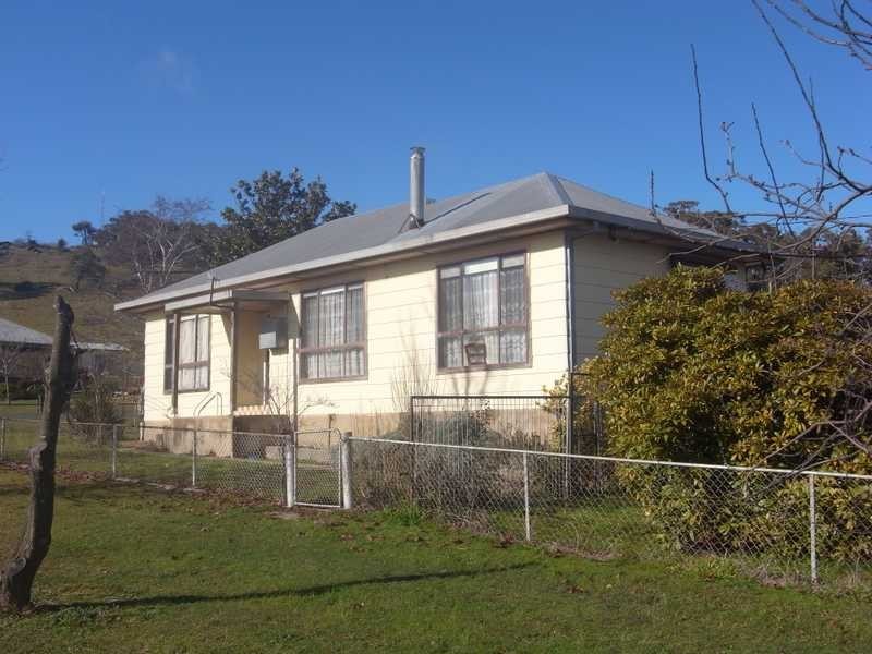 103 Gilbert Street, Tumbarumba NSW 2653
