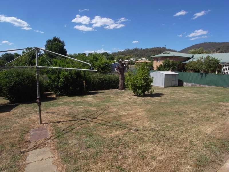 15 Fleet Street, Tumbarumba NSW 2653