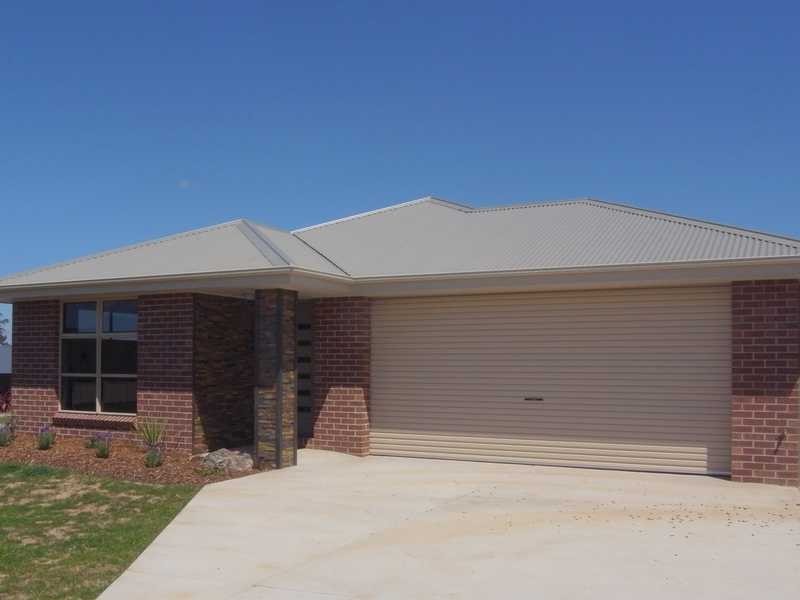 2 Gaylard Street, Tumbarumba NSW 2653