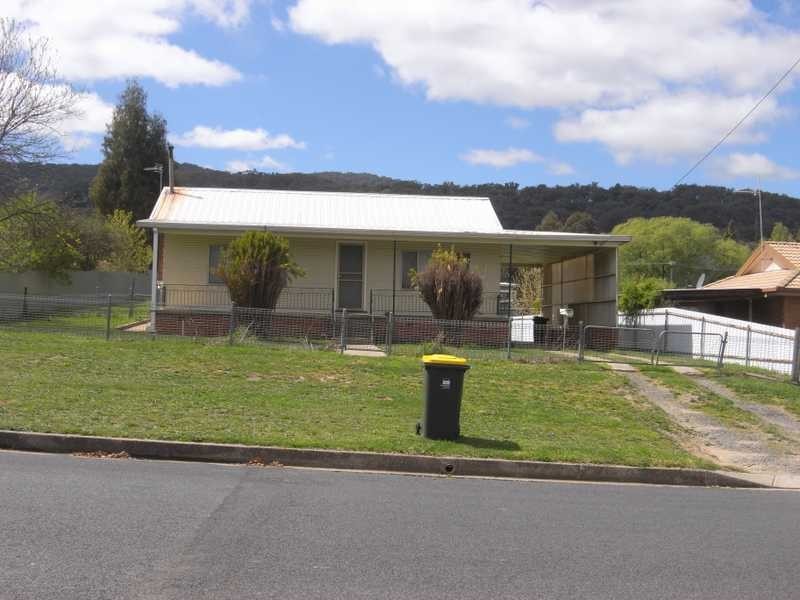 34 Murray Street, Tumbarumba NSW 2653