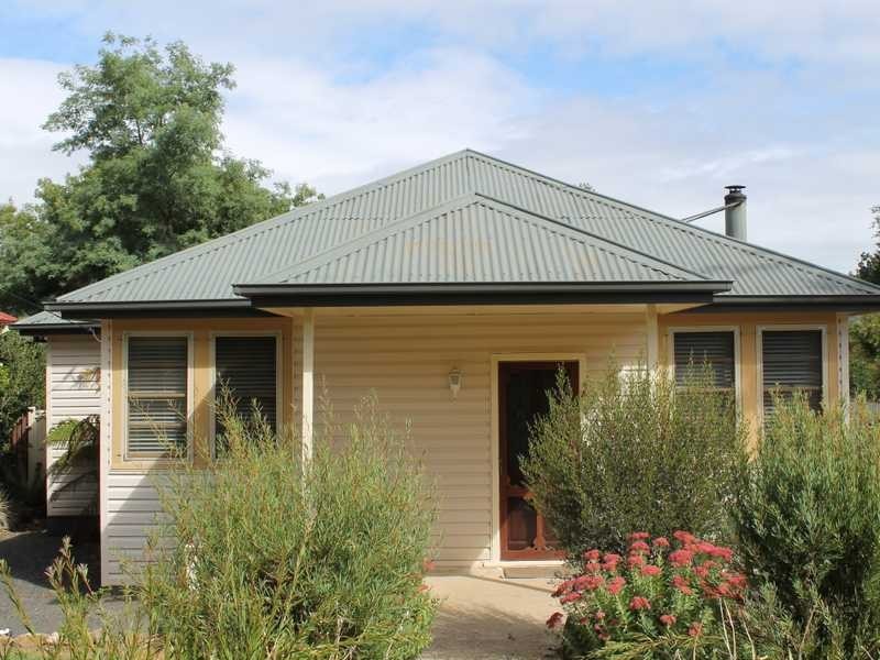 51 Gilbert Street, Tumbarumba NSW 2653