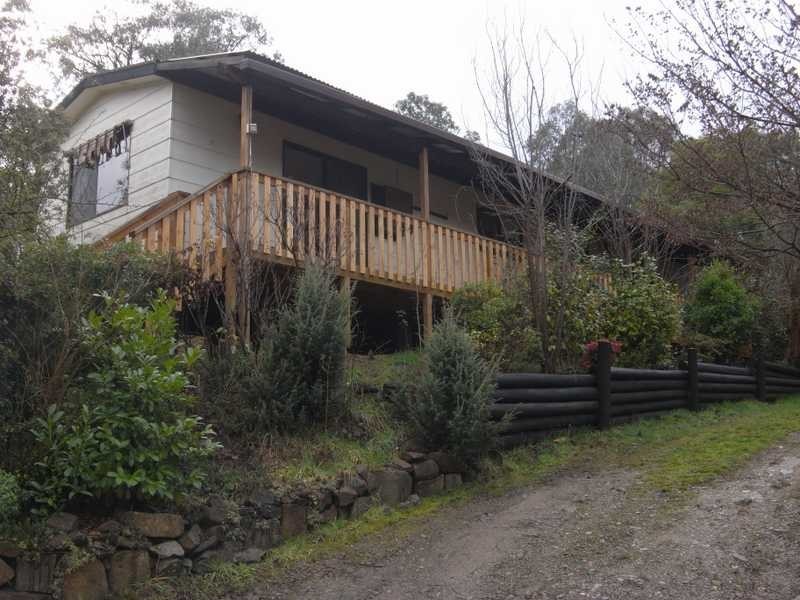 8 Lyne Street, Tumbarumba NSW 2653